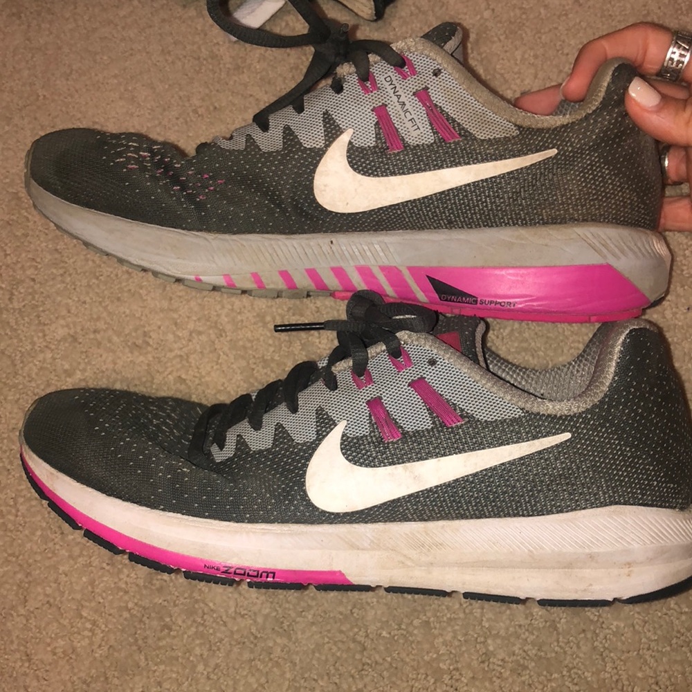 Nike zoom structure running shoes